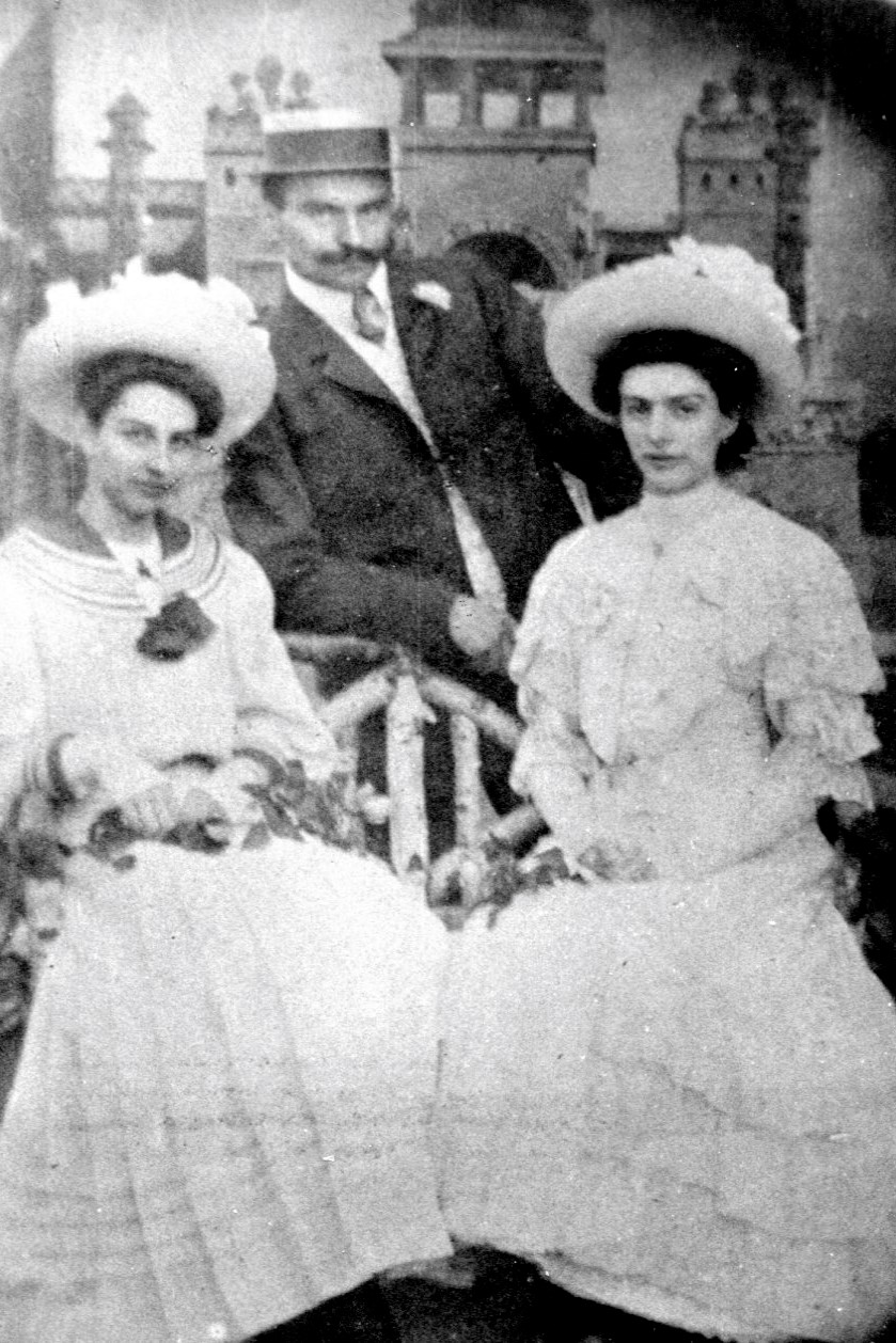 Georg mit Hedwig und Anna Duwe Georg mit Hedwig und Anna Duwe